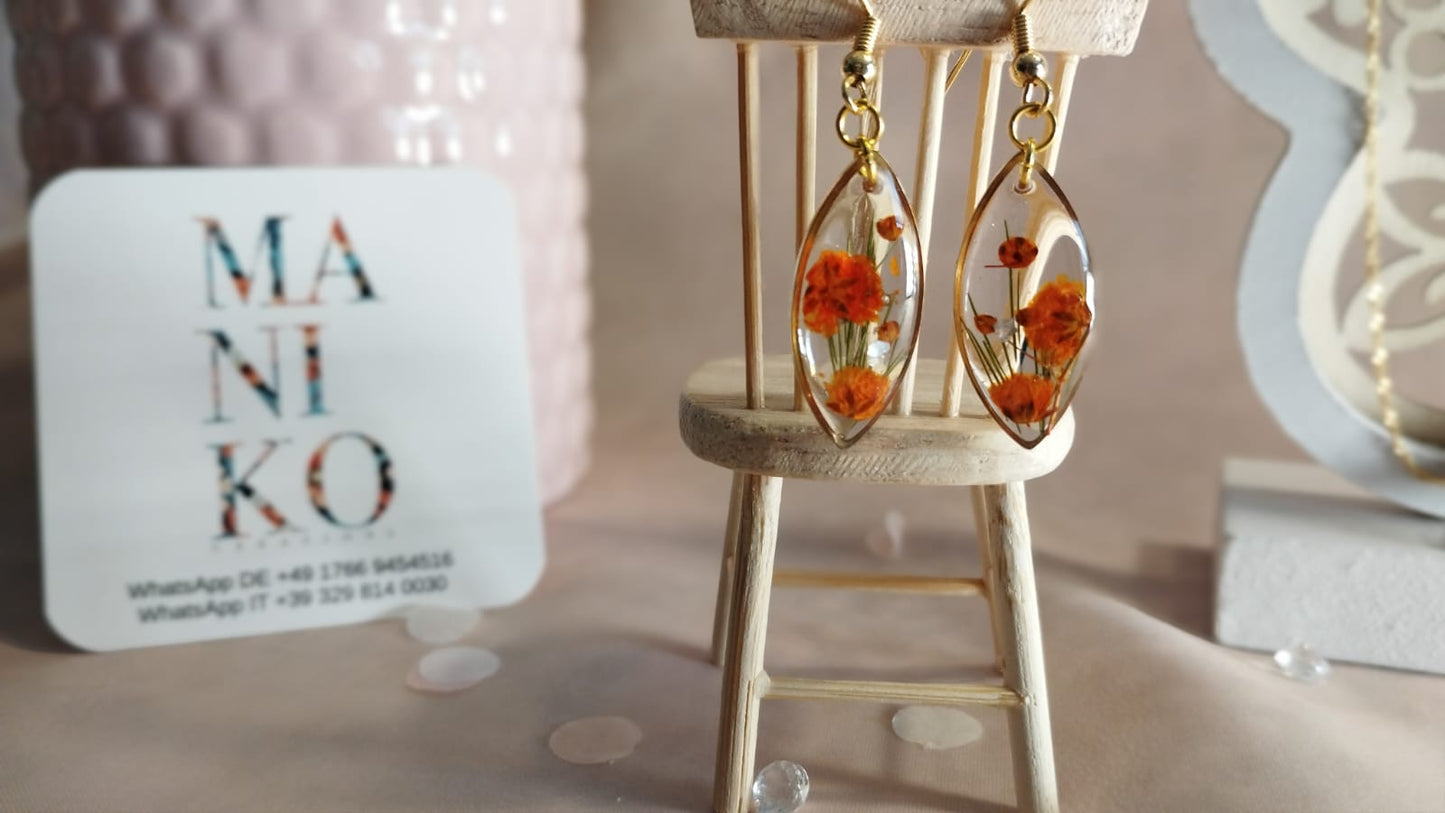 Orecchini Gocce di Marigold con fiori veri essiccati in resina trasparente