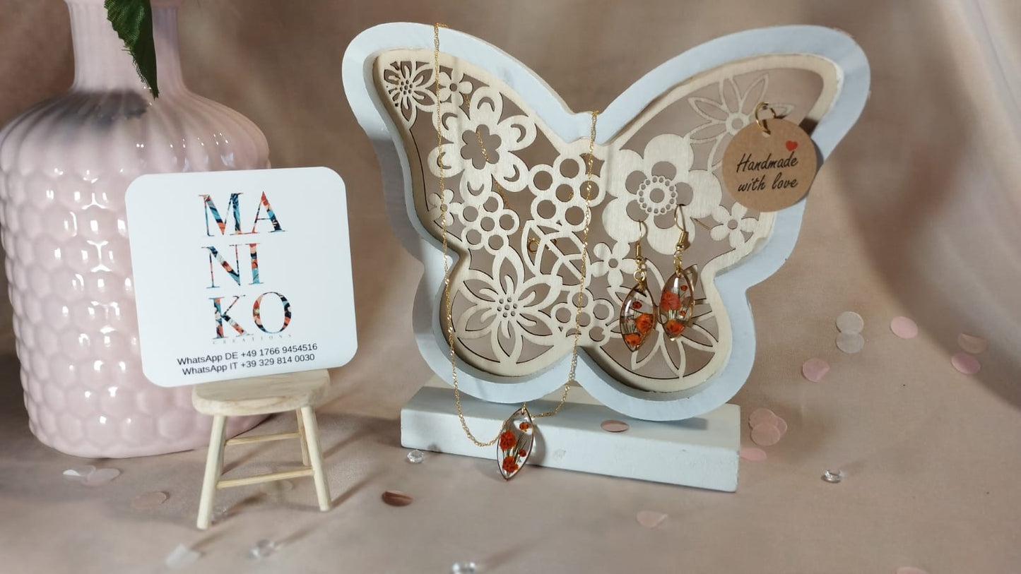 Parure Gocce di Marigold con collana e orecchini in resina con fiori veri essiccati