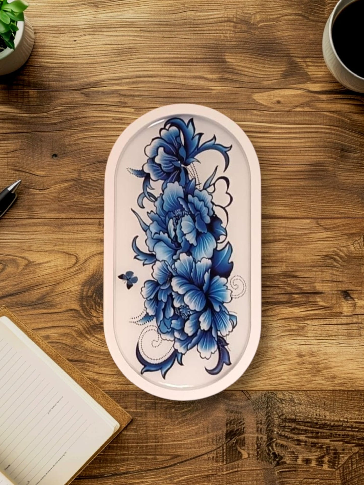 Vassoio decorativo artigianale in gesso e resina con fiori blu