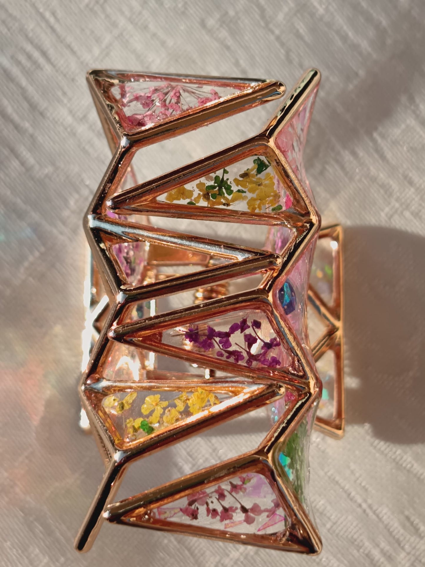 Accessorio per capelli Geometrie in fiore con design elegante