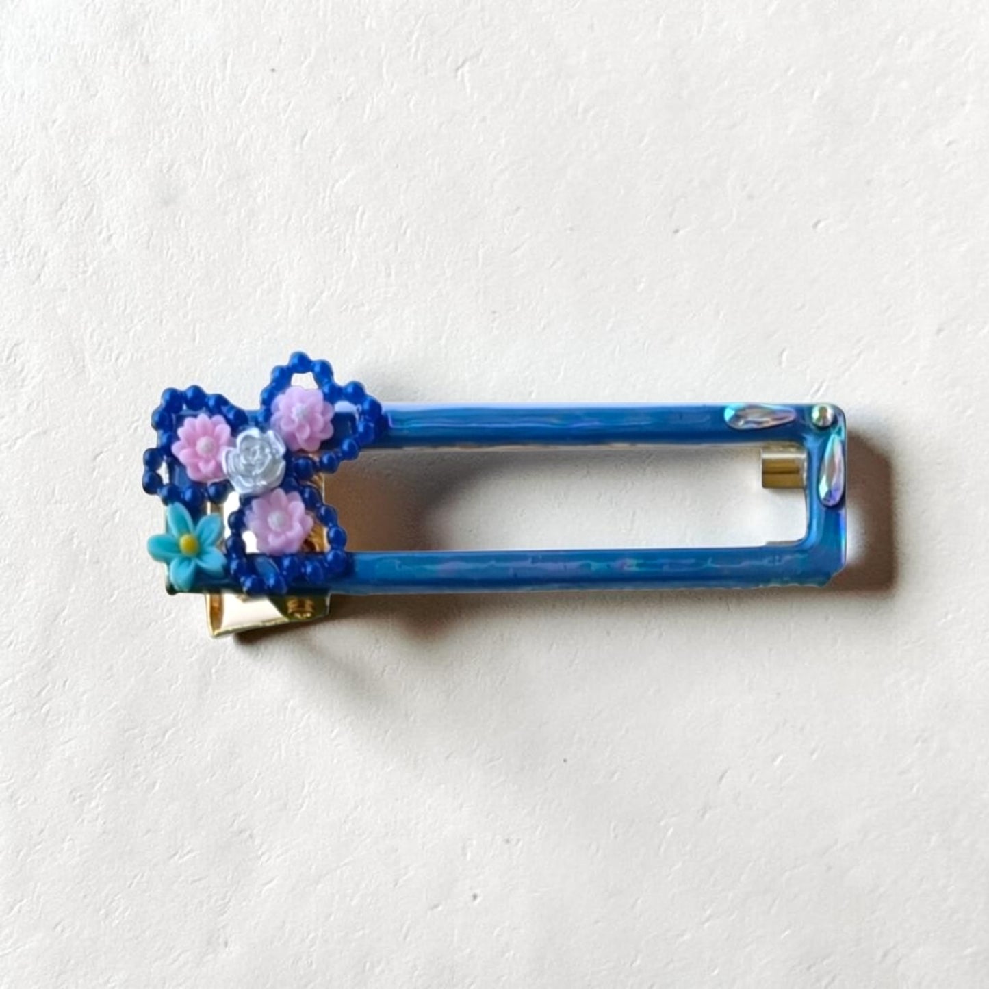 Clip per capelli kawaii blu con fiori in resina fatta a mano – MANIKOCREATIONS