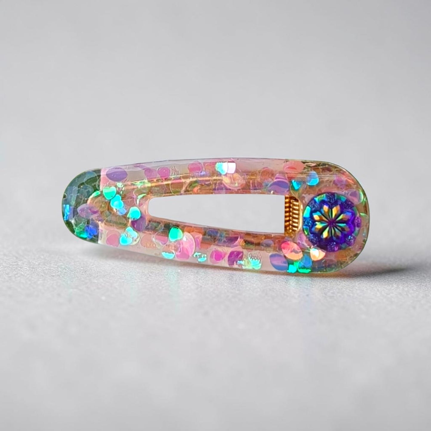 Clip per capelli kawaii multicolor con charm in resina fatta a mano – MANIKOCREATIONS