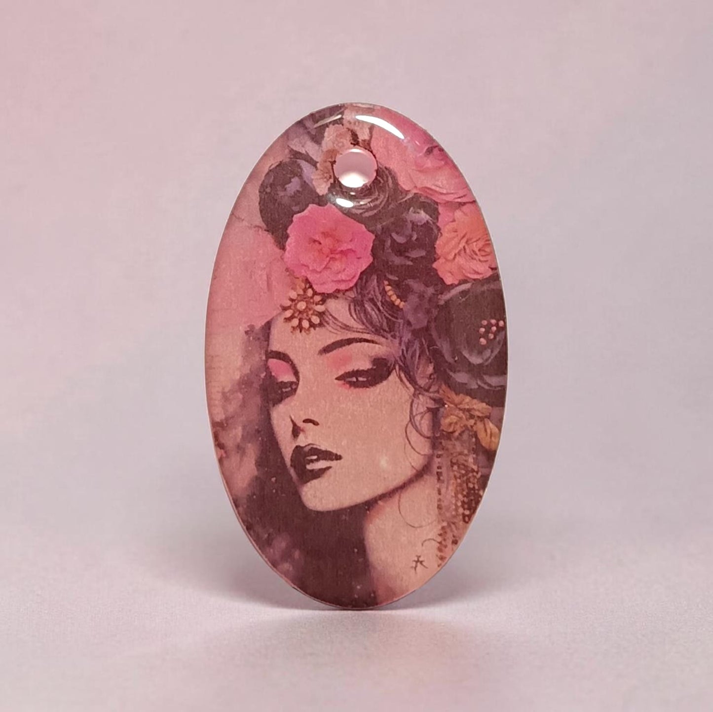 Portachiavi in resina Dama Fiorita con ritratto rosa